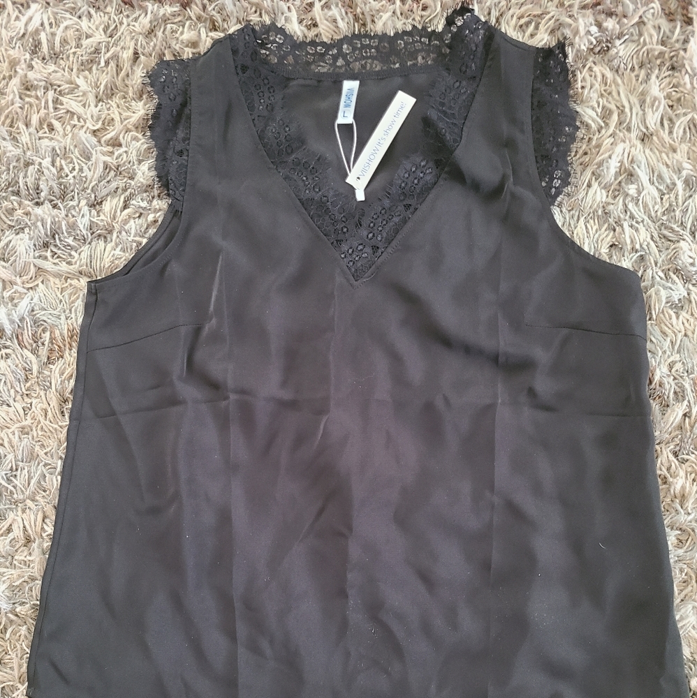 NWT -Super cute silky flowy tank, with lace trim!